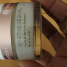 Swatch de bietsho : Crème Hydratante Apaisante - Sensitive Végétal, Yves Rocher