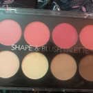 Swatch de amlmz : Shape & Blush Palette, Action