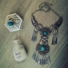 Swatch de Karo7883 : Sérum Éclosion de Peau FLORASKIN, Fleur's