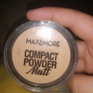 Swatch de FilleBizarre.exe : Compact powder matt, Max & More
