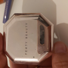 Swatch de meghanne13 : Invisimatte Blotting Powder - Poudre Matifiante, FENTY BEAUTY BY RIHA