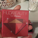 Swatch de maouche.maya.kenza : Obsessions Eyeshadow Palette Palette de fards à paupières, Huda Beauty