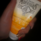 Swatch de Loona34420 : Crème Mains Nourrissante Peaux Très Sèches, Le Petit Marseillais