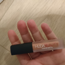 Swatch de Infinity2218 : Liquid Matte - Rouge à Lèvres liquide mat, Huda Beauty