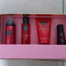 Swatch de laura.louane62 : The Ritual of Ayurveda Coffret Balancing Ritual, Rituals