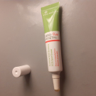 Swatch de Carøline : Gomme SOS Boutons - Peaux Mixtes à Grasses, Yves Rocher