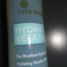 Swatch de Hanks : Eau Micellaire Hydratante 2 en 1 Hydra Végétal, Yves Rocher
