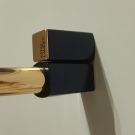 Swatch de Serge45 : Pure Color Envy - Rouge sculptant, Estée Lauder