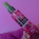Swatch de sarah.beauty : Brume Parfumée Corps & Cheveux Framboise Menthe Poivrée, Yves Rocher