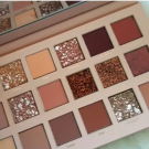 Swatch de Siam : The New Nude Palette - Palette de fards à paupières, Huda Beauty
