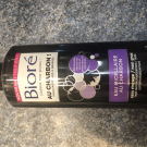 Swatch de Louloudel : Eau micellaire au Charbon, Bioré