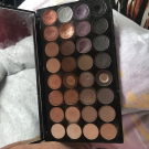 Swatch de Alyvu : Ultra 32 Shade Eyeshadow Palette, Makeup Revolution