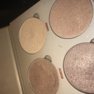 Swatch de CynthiaCynthia : Glow Kit Sun Dipped - Palette d'enlumineurs, Anastasia Beverly Hills