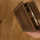 Swatch de CynthiaCynthia : Cocoa Contour Chiseled to Perfection, Too Faced