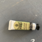 Swatch de Maissa13 : Crème Mains Chanvre, The Body Shop