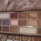 Swatch de ccKedii : Chocolate bar - Palette de fards à paupières, Too Faced
