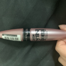 Swatch de Kdj2021 : Cils sensational volume effet évantail, Maybelline New York