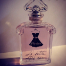 Swatch de Kdj2021 : La Petite Robe Noire - Eau de Parfum, Guerlain