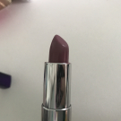 Swatch de floramakeup : Moisture Reniew Lipstick, Rimmel london