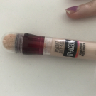 Swatch de floramakeup : Instant Anti Age l'Effaceur Yeux, Maybelline New York