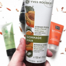 Swatch de Douceurapaillettes : Gommage végétal poudre d'abricot, Yves Rocher