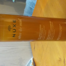 Swatch de Lylypop : Rêve de miel gel lavant sur gras visage et corps, Nuxe Body