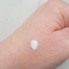 Swatch de Gabhy : Crème Mains Pivoine Flora Edition Limitée, L'Occitane