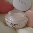 Swatch de Tanagr : Crème fermeté et correction rides -Dior Capture Totale CE.L.L.ENERGY -soin anti-âge global, Dior