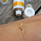 Swatch de Flor Bela : Crème Purifiante bio pour le Visage, Dr. Hauschka