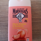 Swatch de Harada : Gel douche extra doux, pêche blanche & nectarine, Le Petit Marseillais