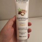 Swatch de Daphnemrc : Huile Précieuse gommage corps argan, Evoluderm