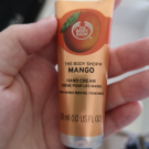 Swatch de Daphnemrc : Crème Mains Mangue, The Body Shop