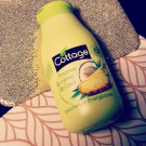 Swatch de Daphnemrc : Douche lait énergisante Ananas Crème de Coco, Cottage