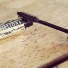 Swatch de Elux_ : Volume Millions de Cils - Mascara, L'Oréal Paris