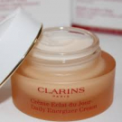 Swatch de Elux_ : Crème Eclat du Jour, Clarins