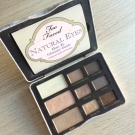 Swatch de GuntilipsSkincare : Natural Eyes Collection - Palette de fards à paupières, Too Faced