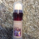 Swatch de leaneribeirosantiago : Instant Anti Age l'Effaceur Yeux, Maybelline New York