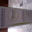 Swatch de sola3 : Sebium sensitive Soin Apaisant Anti Imperfections, Bioderma