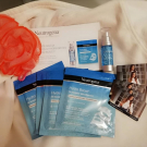 Swatch de Rosenoire : Hydro Boost®: Sérum perles booster survitaminé, Neutrogena