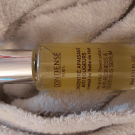 Swatch de Dingrid : Concentré Apaisant Anti-Rougeurs, Condensé Paris