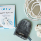 Swatch de ladyheavenlypro : Gant démaquillant, Glov