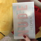 Swatch de Marinatxr : The New Nude Palette - Palette de fards à paupières, Huda Beauty