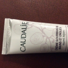 Swatch de Ninize : Crème gourmande mains et ongles, Caudalie