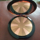 Swatch de Ninize : Terracotta Light - Poudre Bronzante Légère, Guerlain