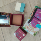 Swatch de Infinity2218 : Hoola - Poudre Soleil, Benefit Cosmetics