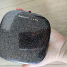 Swatch de Infinity2218 : O!Mega Glaze All-Over Foil Luminizer, Marc Jacobs Beauty