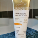 Swatch de Lily53 : Crème douche douceur de miel, Abellie