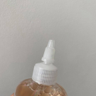 Swatch de perle09 : Solution Tonifiante à l'Acide Glycolique 7% - Lotion Exfoliante, The Ordinary