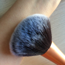 Swatch de GuntilipsSkincare : Powder Brush Pinceau Poudre, Real Techniques