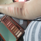 Swatch de fanninès : Naked Heat Palette de fards à paupières, Urban Decay